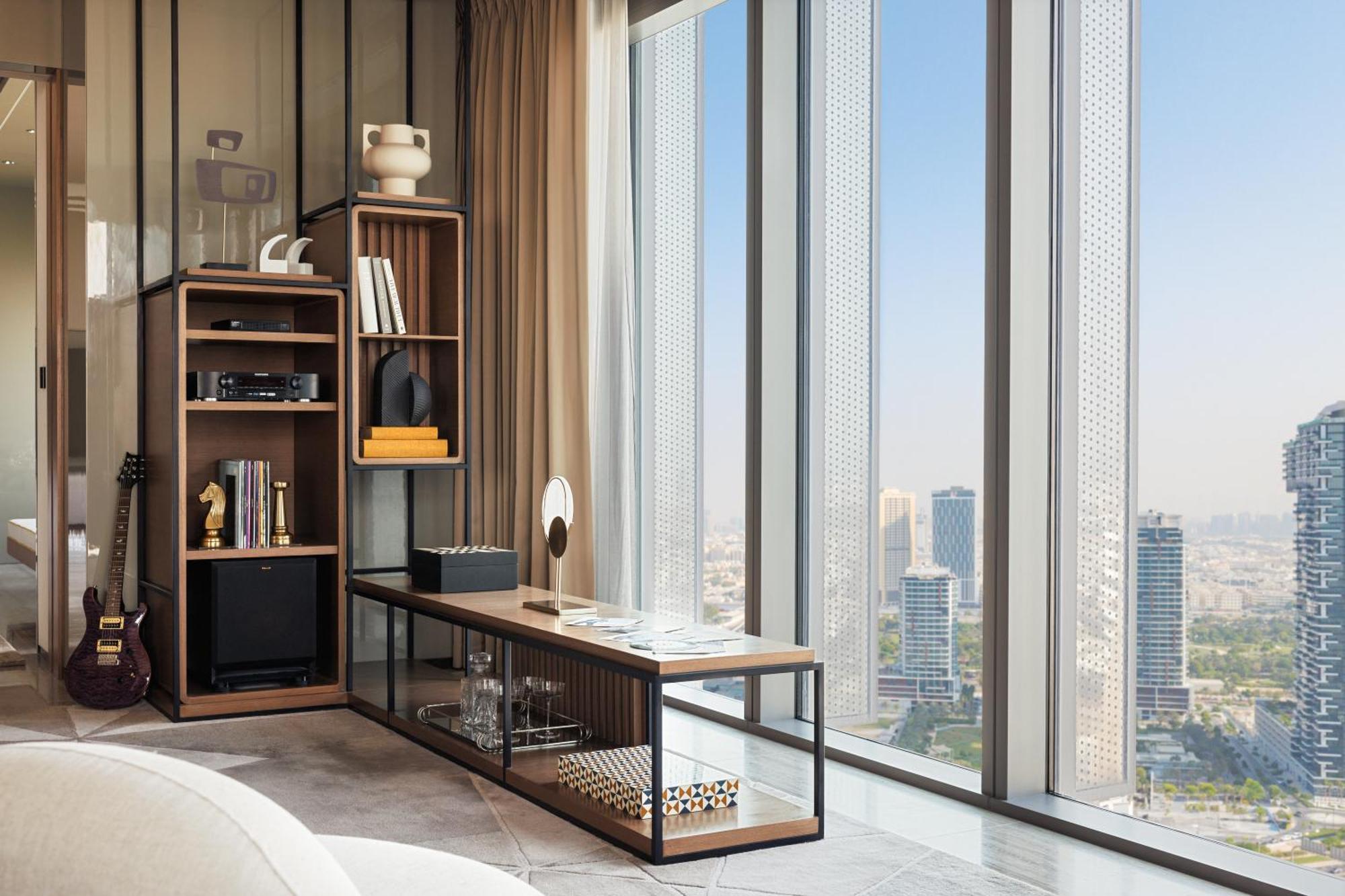 One&Only One Za'Abeel Hotell Dubai Exteriör bild A view of the city from a bedroom